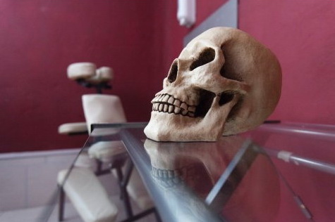 Frankfurter Rundschau – In der Nazi-Burg